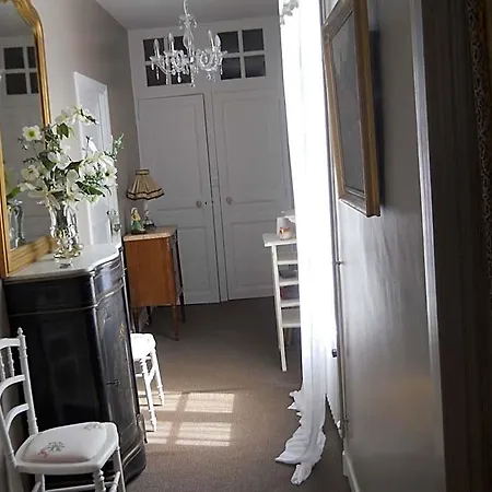 D'hotes La Gloriette Bed & Breakfast 3*