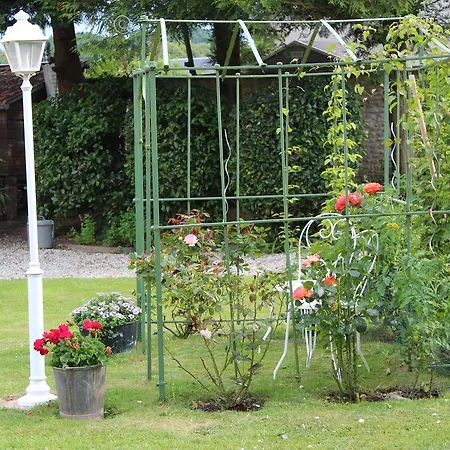 D'hotes La Gloriette Bed & Breakfast