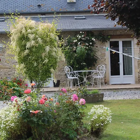 D'hotes La Gloriette Bed & Breakfast 3*
