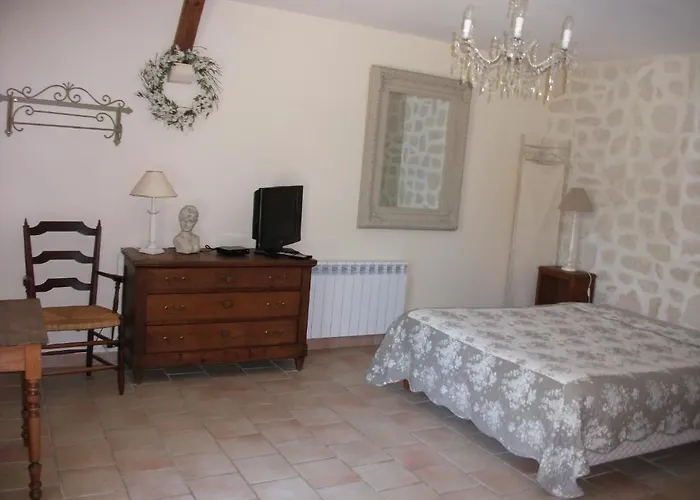 D'hotes La Gloriette Bed & Breakfast